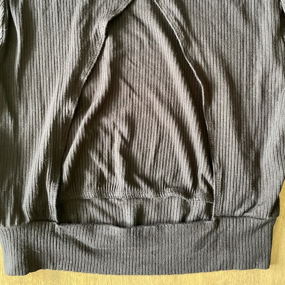 Black Open Back Long Sleeve - Picture 3 of 4